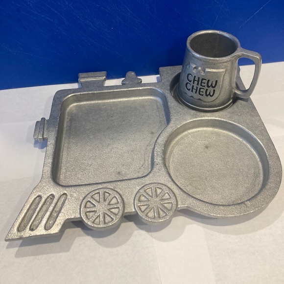 Vintage York metalCrafter’s Childs pewter grill plate and chew chew cup - Picture 2 of 2